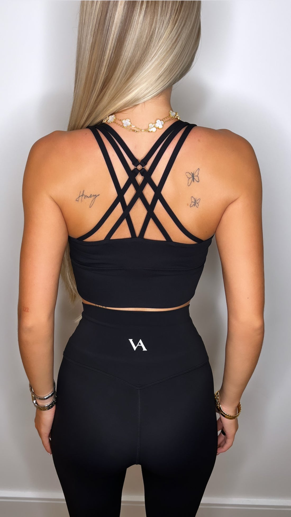 1.2 COLLECTION JET BLACK